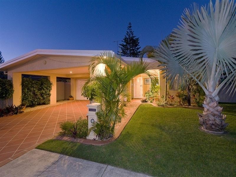 46 Mallawa Drive, Palm Beach QLD 4221