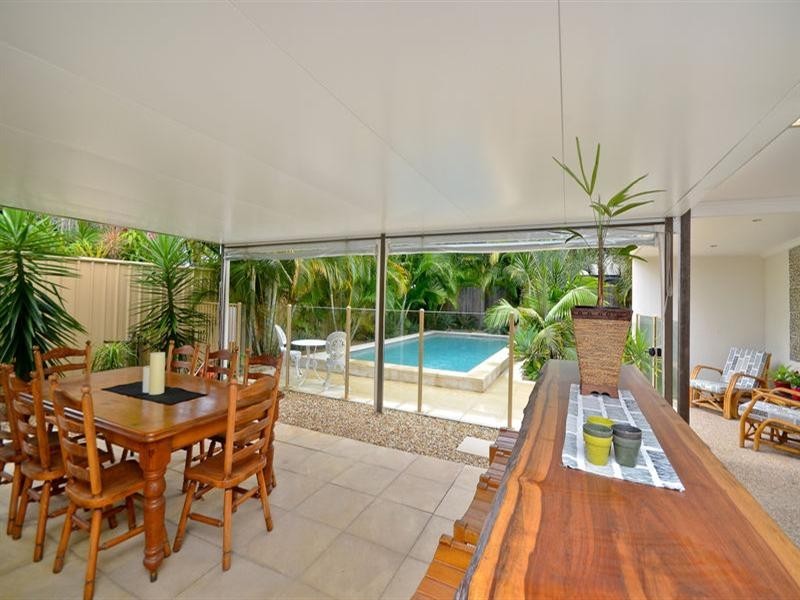 43 Laguna Avenue, Palm Beach QLD 4221