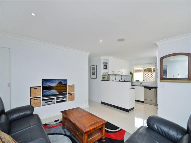 43 Laguna Avenue, Palm Beach QLD 4221