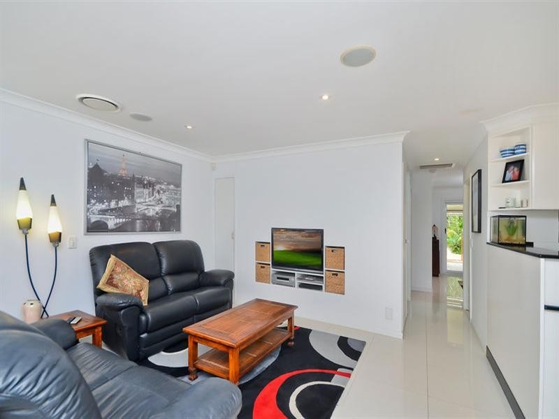 43 Laguna Avenue, Palm Beach QLD 4221