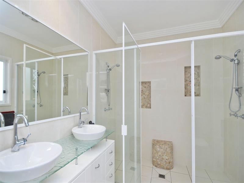 43 Laguna Avenue, Palm Beach QLD 4221