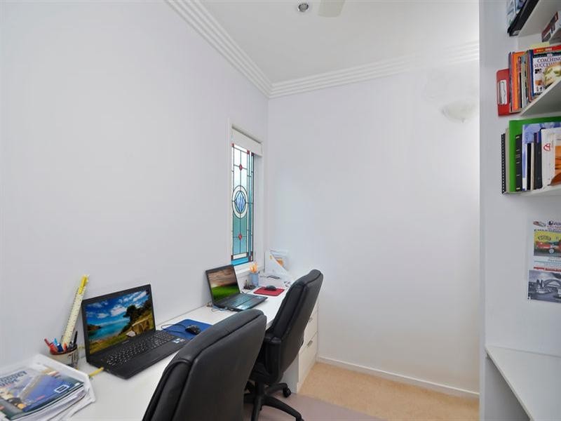 43 Laguna Avenue, Palm Beach QLD 4221