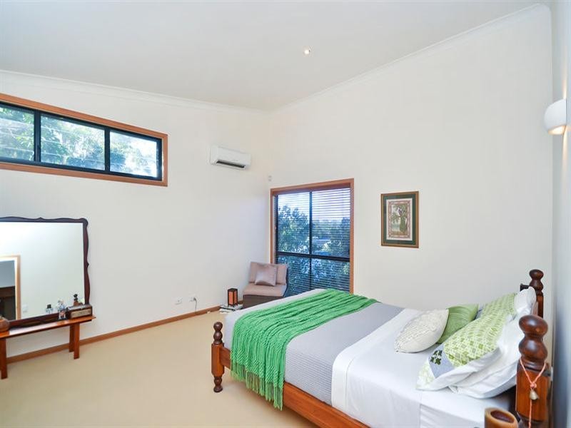8 Casey Close, Currumbin Waters QLD 4223