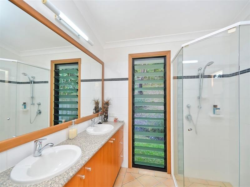 8 Casey Close, Currumbin Waters QLD 4223