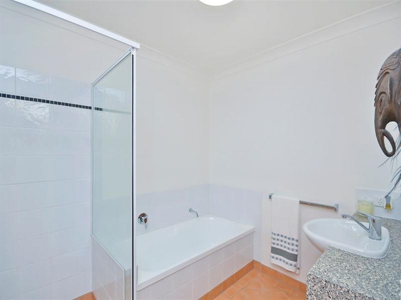 8 Casey Close, Currumbin Waters QLD 4223