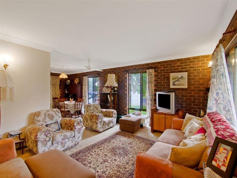 52 KP McGrath Drive, Elanora QLD 4221