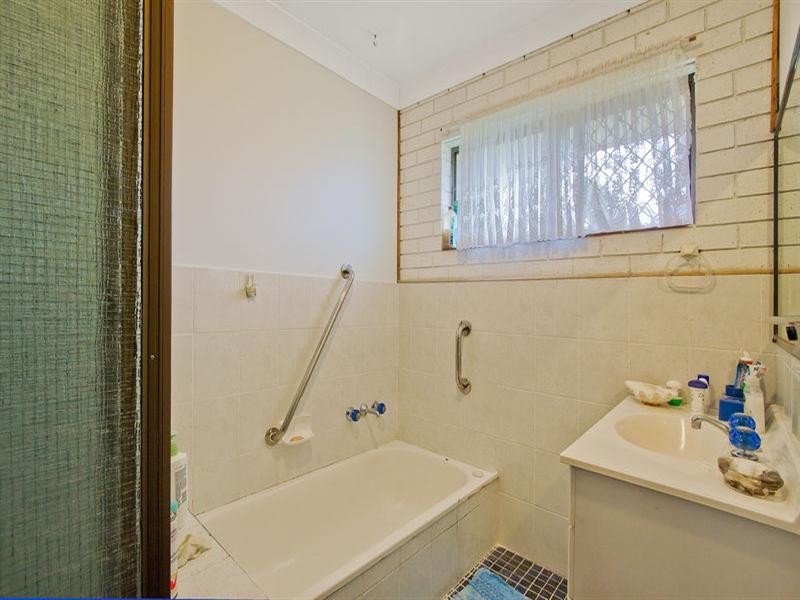 52 KP McGrath Drive, Elanora QLD 4221