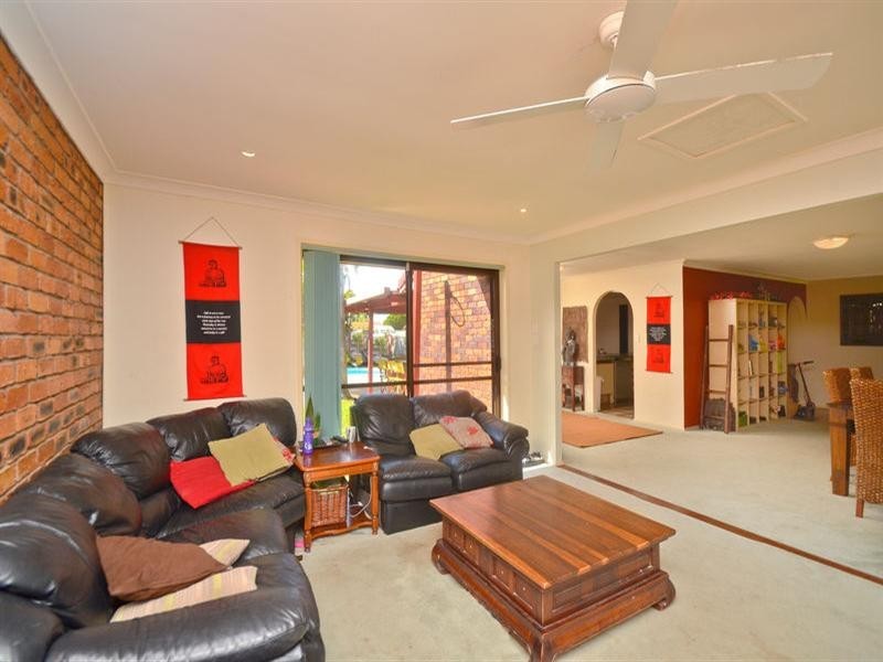 14 Kentia Court, Elanora QLD 4221