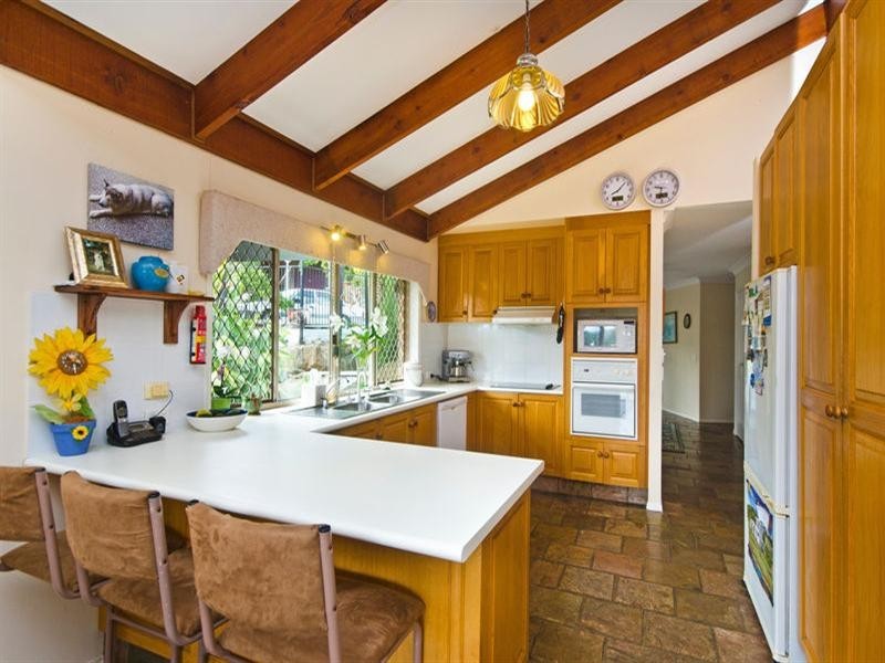 34 Currant Street, Elanora QLD 4221