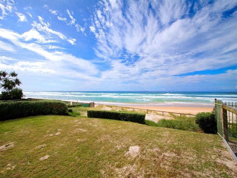 67 Jefferson Lane, Palm Beach QLD 4221