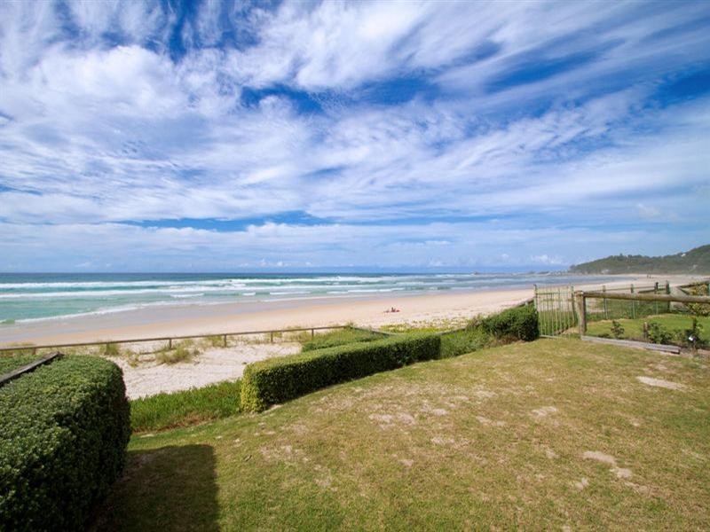 67 Jefferson Lane, Palm Beach QLD 4221