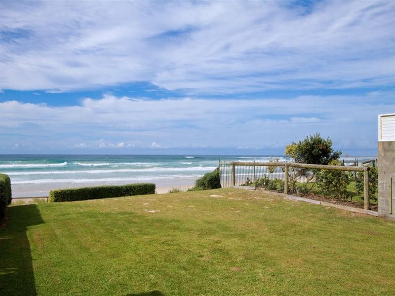67 Jefferson Lane, Palm Beach QLD 4221