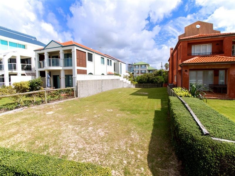 67 Jefferson Lane, Palm Beach QLD 4221