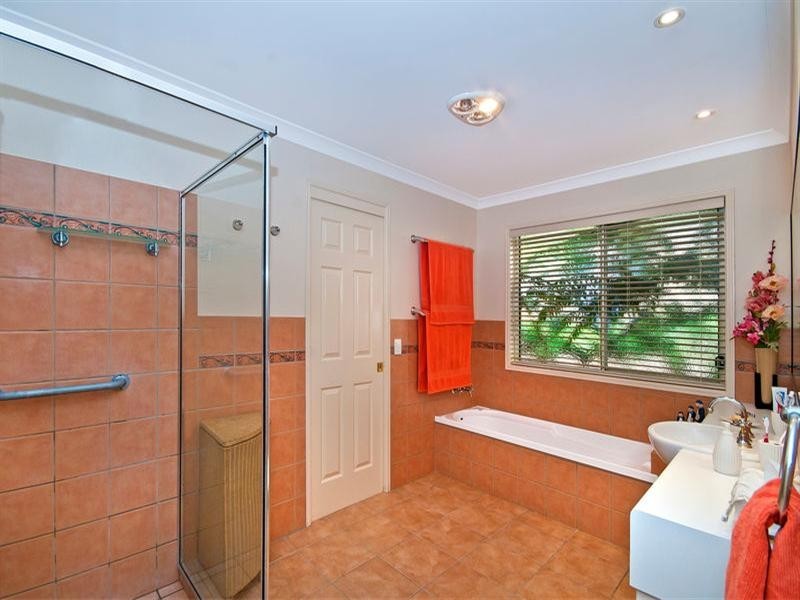 22 Laurina Court, Elanora QLD 4221