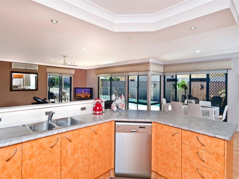 21 Baekea Drive, Elanora QLD 4221