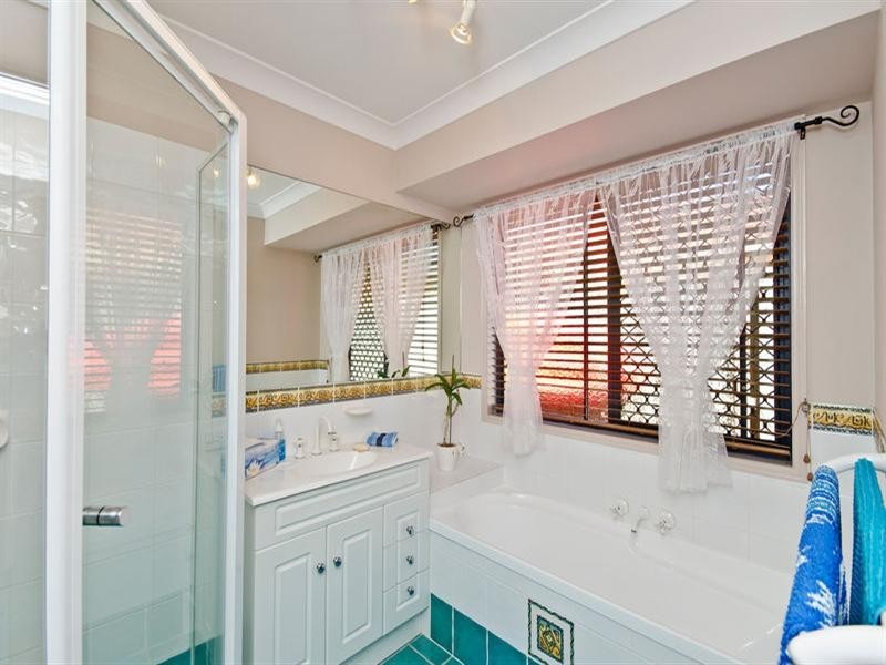 21 Baekea Drive, Elanora QLD 4221
