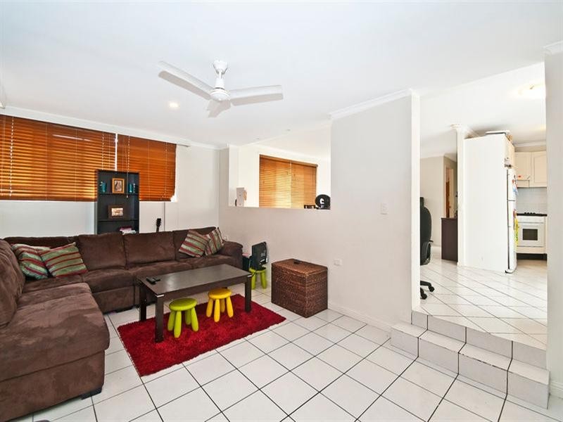 18 Mahogany Drive, Palm Beach QLD 4221