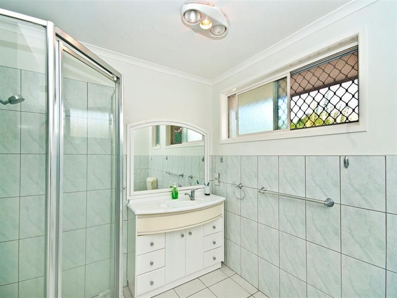 18 Mahogany Drive, Palm Beach QLD 4221