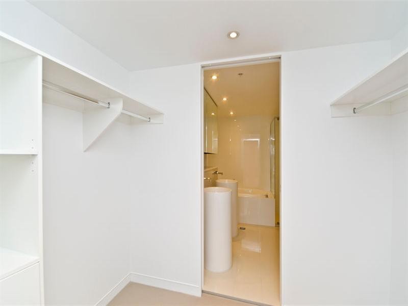 1008/4 Charles Avenue, Broadbeach QLD 4218