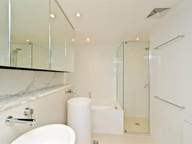 1008/4 Charles Avenue, Broadbeach QLD 4218