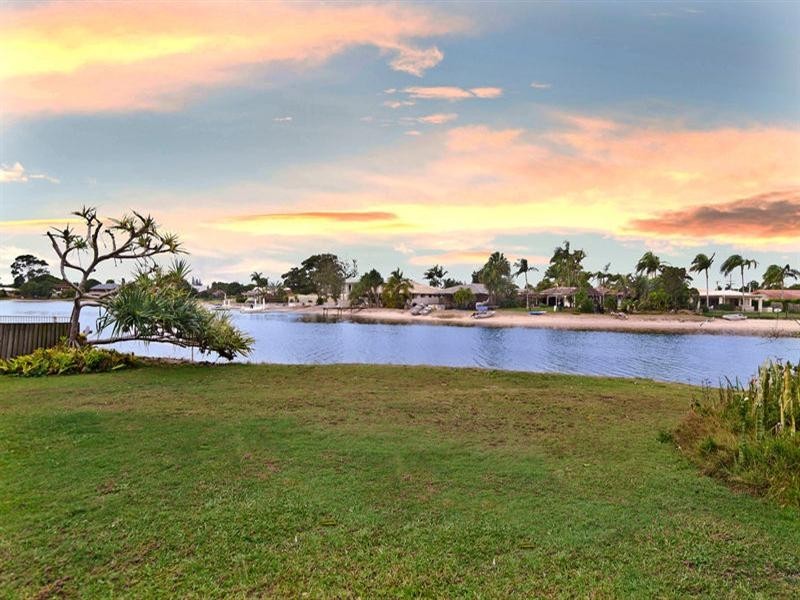 186 Mallawa Drive, Palm Beach QLD 4221