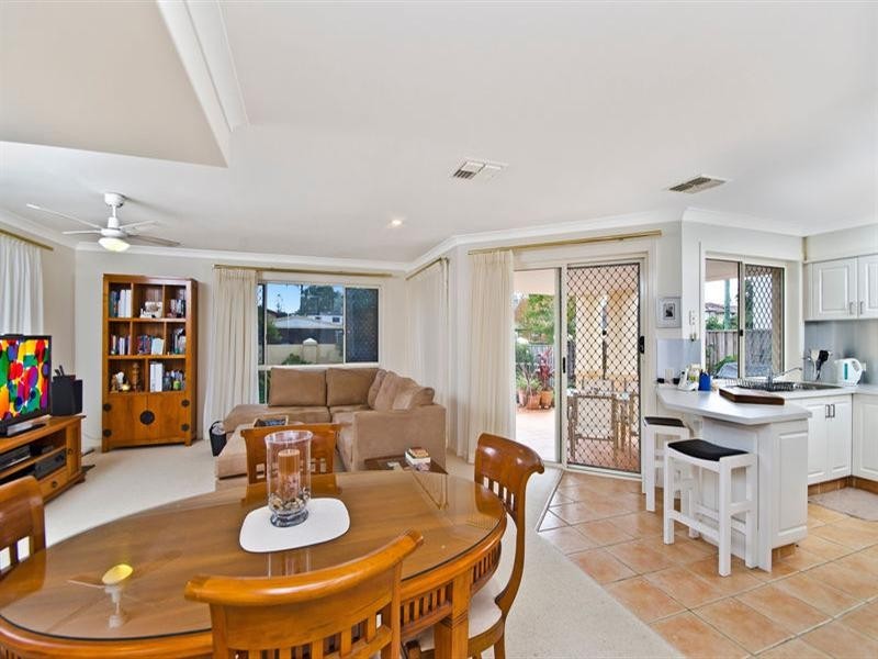 1/58 Tallebudgera Drive, Palm Beach QLD 4221