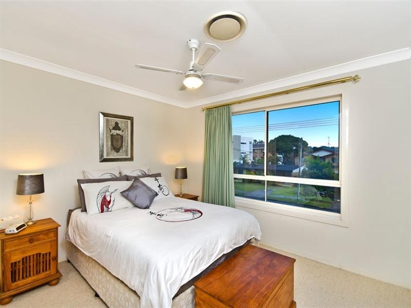 1/58 Tallebudgera Drive, Palm Beach QLD 4221