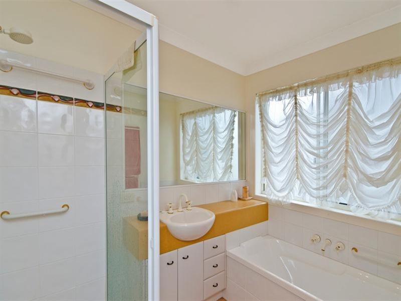 1/58 Tallebudgera Drive, Palm Beach QLD 4221