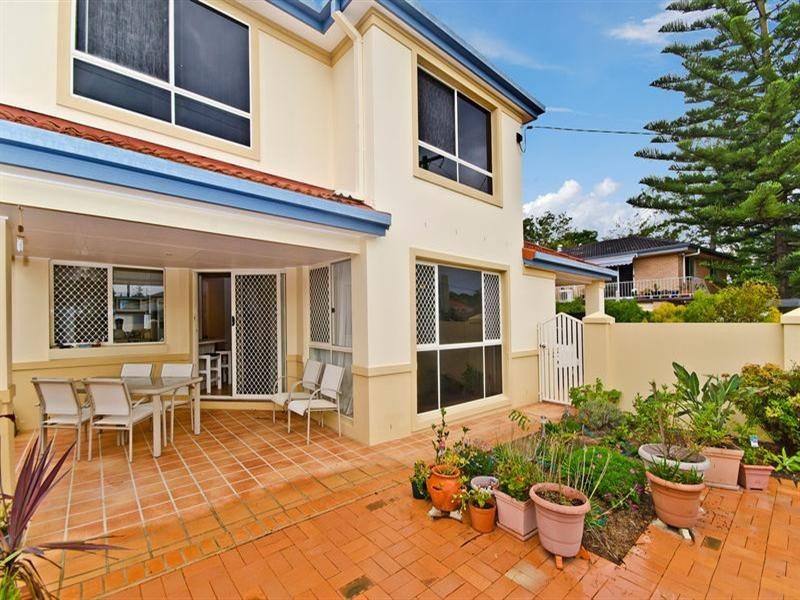 1/58 Tallebudgera Drive, Palm Beach QLD 4221