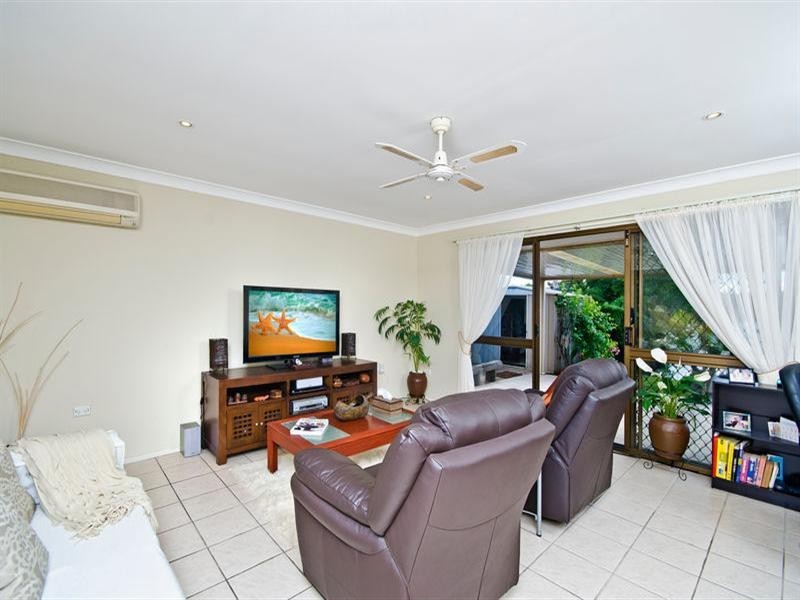 43 Ironbark Street, Elanora QLD 4221