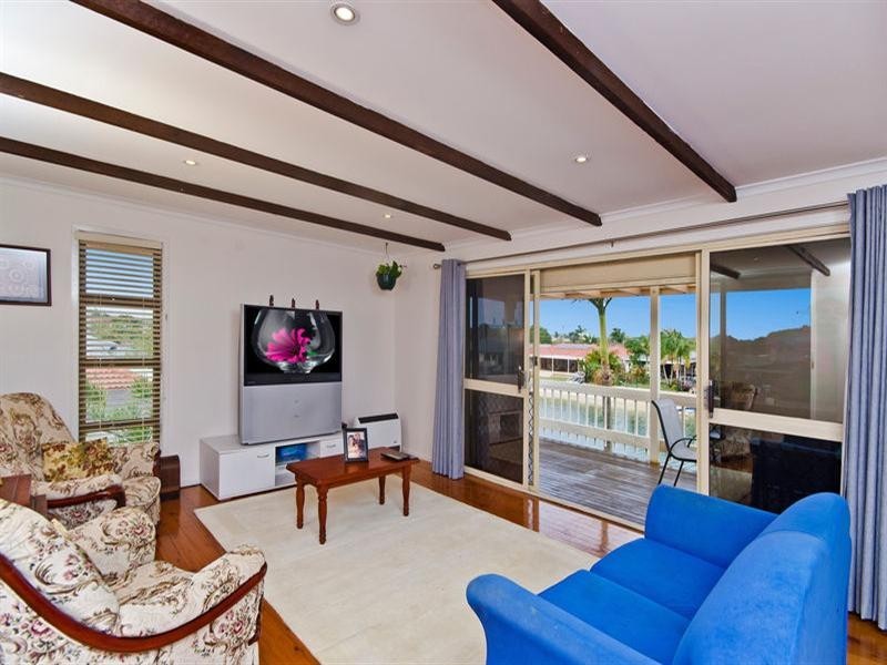 20 Dolphin Court, Palm Beach QLD 4221