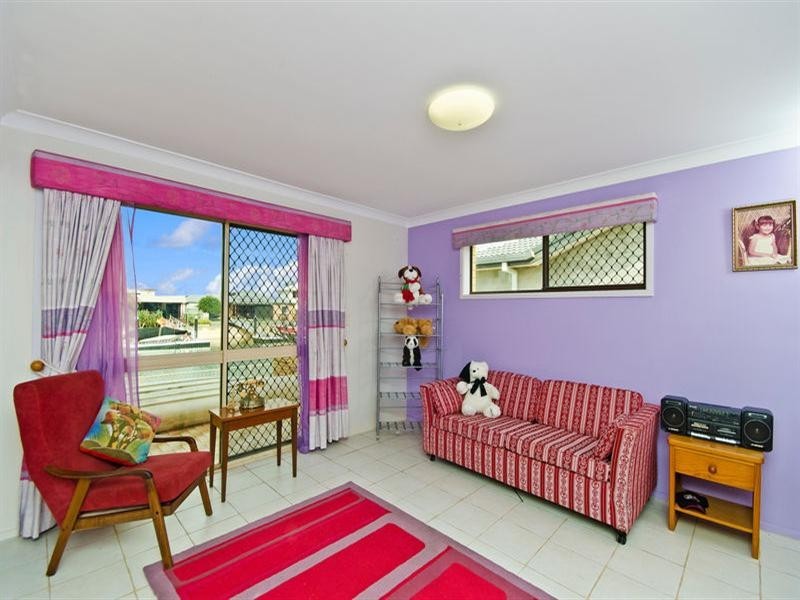 20 Dolphin Court, Palm Beach QLD 4221