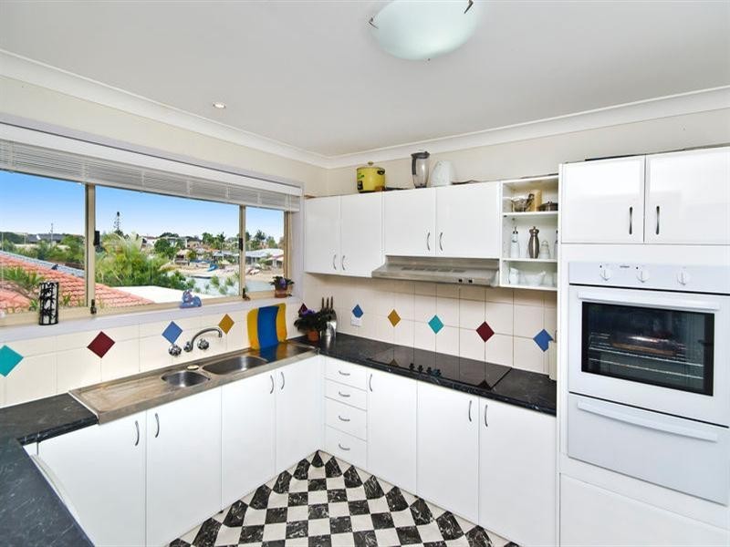 20 Dolphin Court, Palm Beach QLD 4221