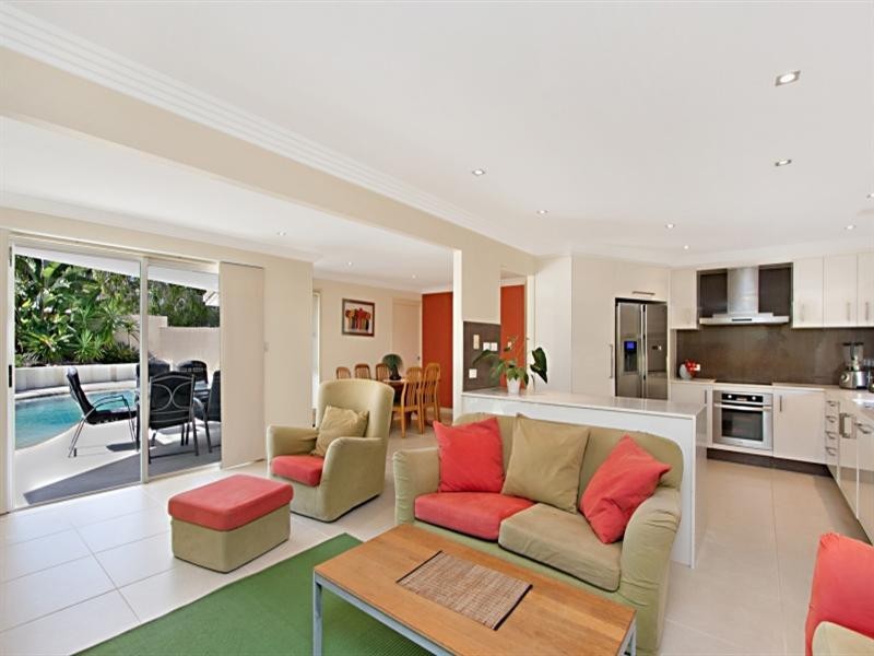 52 Jarrahdale Drive, Elanora QLD 4221