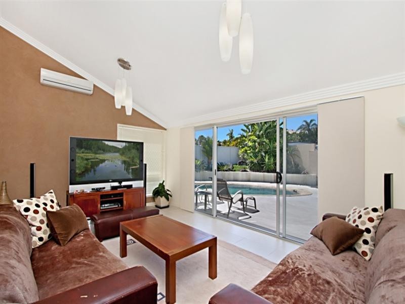 52 Jarrahdale Drive, Elanora QLD 4221