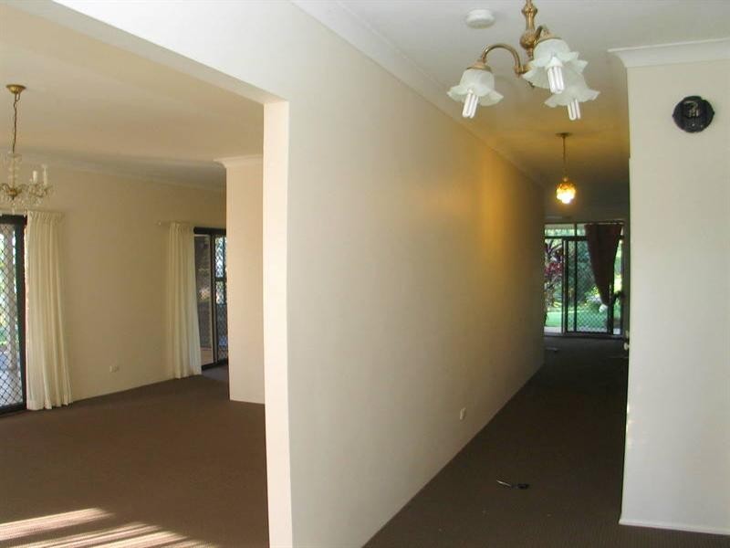 32 Simpsons Road, Currumbin Waters QLD 4223