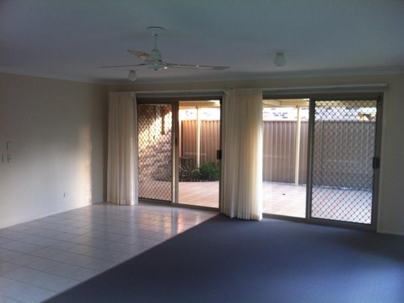 282 Nineteenth Avenue, Elanora QLD 4221