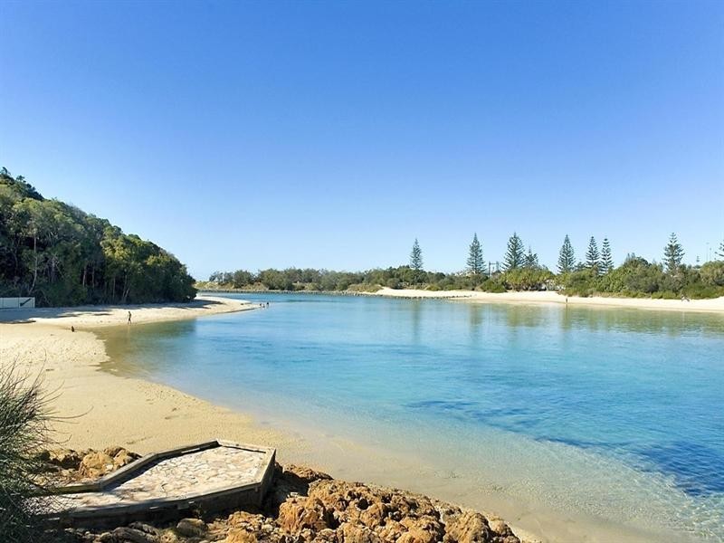 1/44 Tallebudgera Drive, Palm Beach QLD 4221