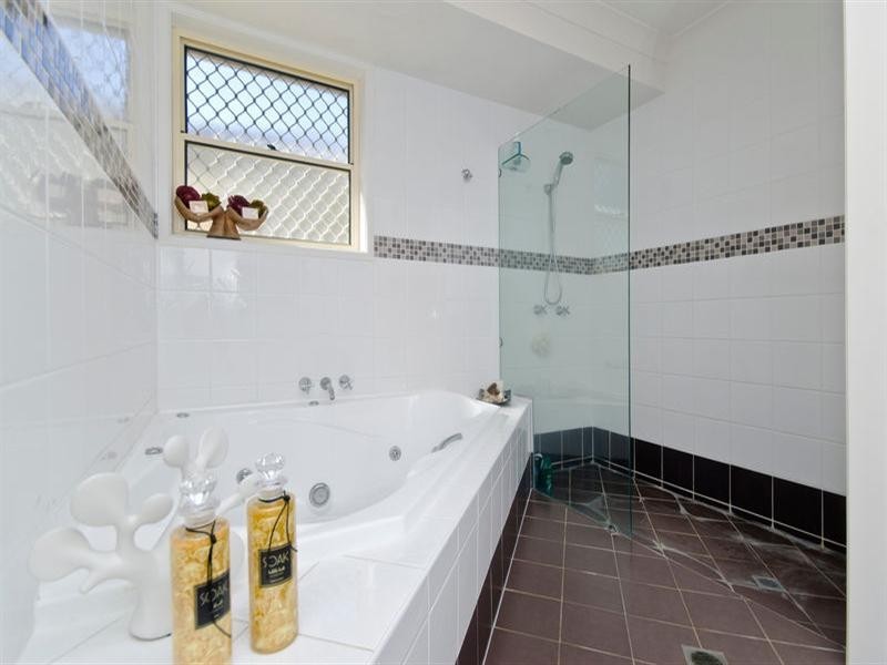 11 Bradman Drive, Currumbin Valley QLD 4223