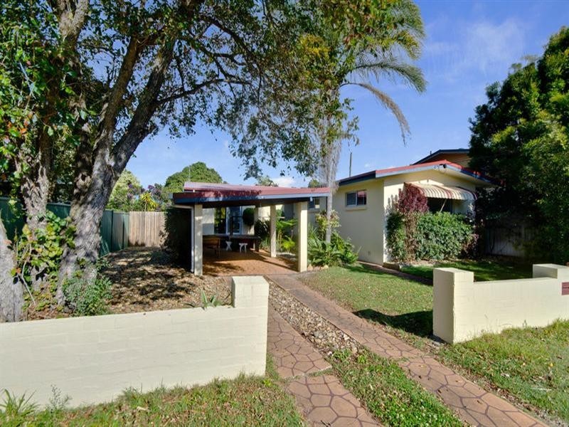 12 Iluka Street, Palm Beach QLD 4221