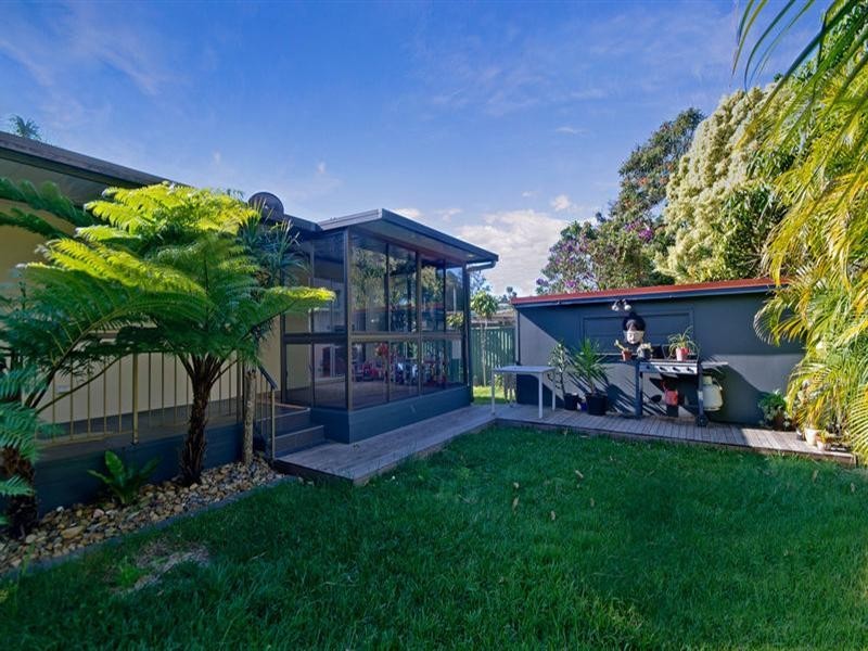 12 Iluka Street, Palm Beach QLD 4221