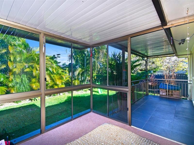 12 Iluka Street, Palm Beach QLD 4221