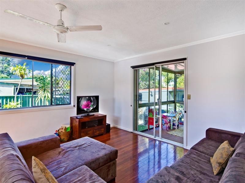 12 Iluka Street, Palm Beach QLD 4221