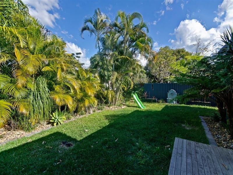 12 Iluka Street, Palm Beach QLD 4221