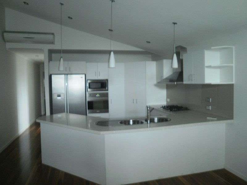 2/90 Leyte Avenue, Palm Beach QLD 4221