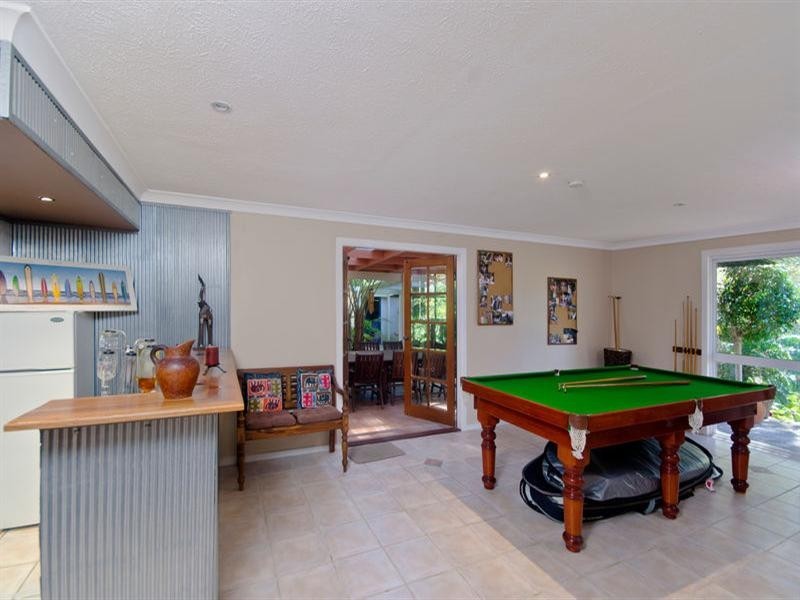 8 Karawatha Drive, Currumbin Waters QLD 4223