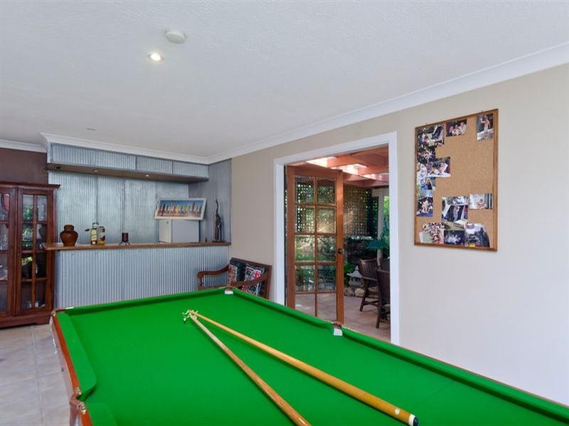 8 Karawatha Drive, Currumbin Waters QLD 4223