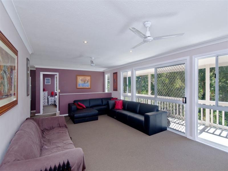 8 Karawatha Drive, Currumbin Waters QLD 4223