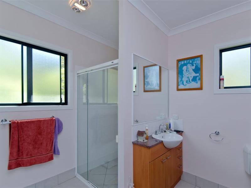 8 Karawatha Drive, Currumbin Waters QLD 4223