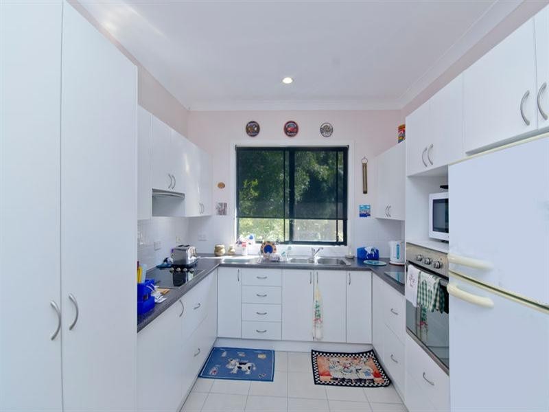 8 Karawatha Drive, Currumbin Waters QLD 4223